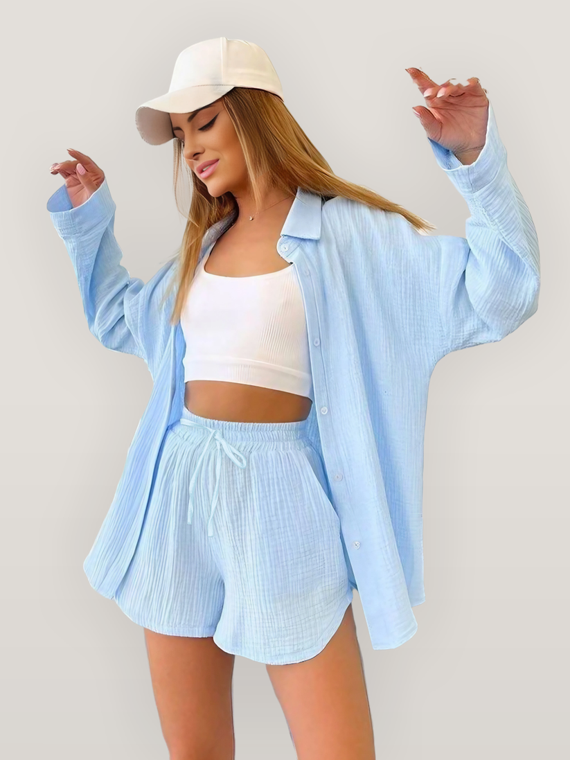 Conjunto casual con camisa de manga larga abotonada y pantalones cortos modernos