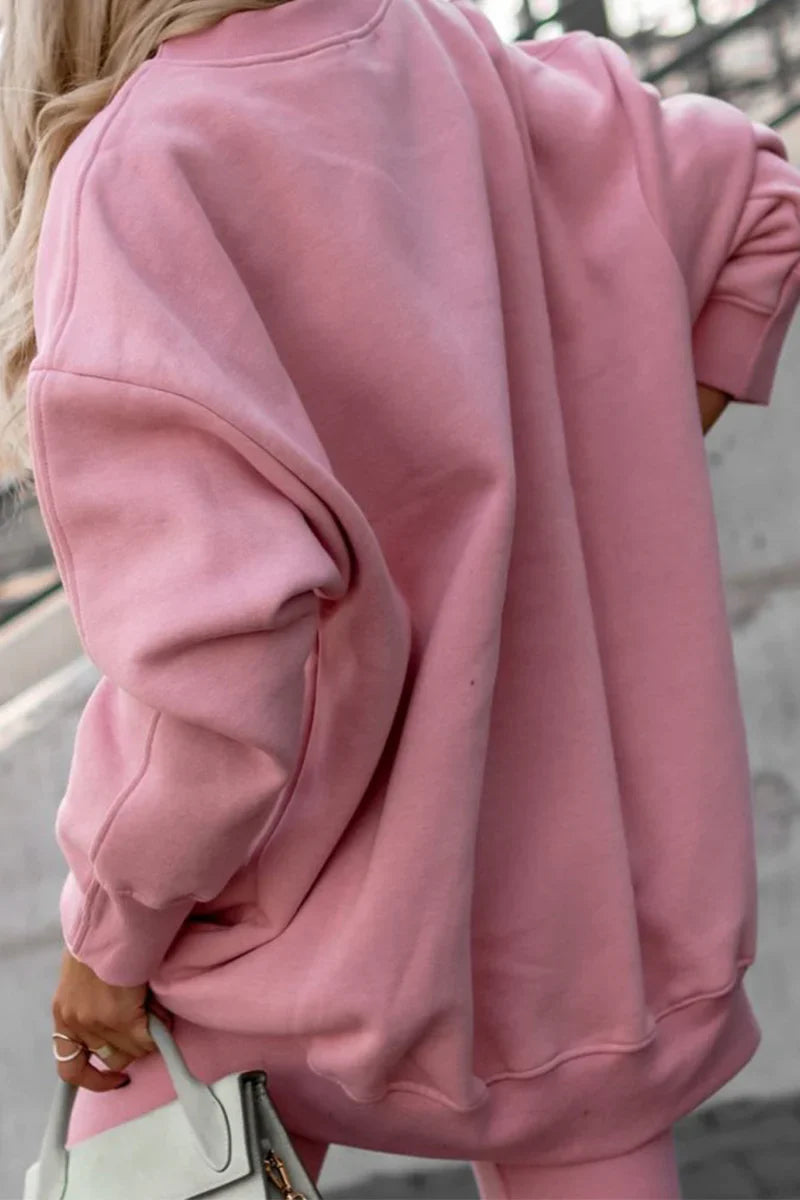 Conjunto acogedor de dos piezas con cuello redondo y manga larga
