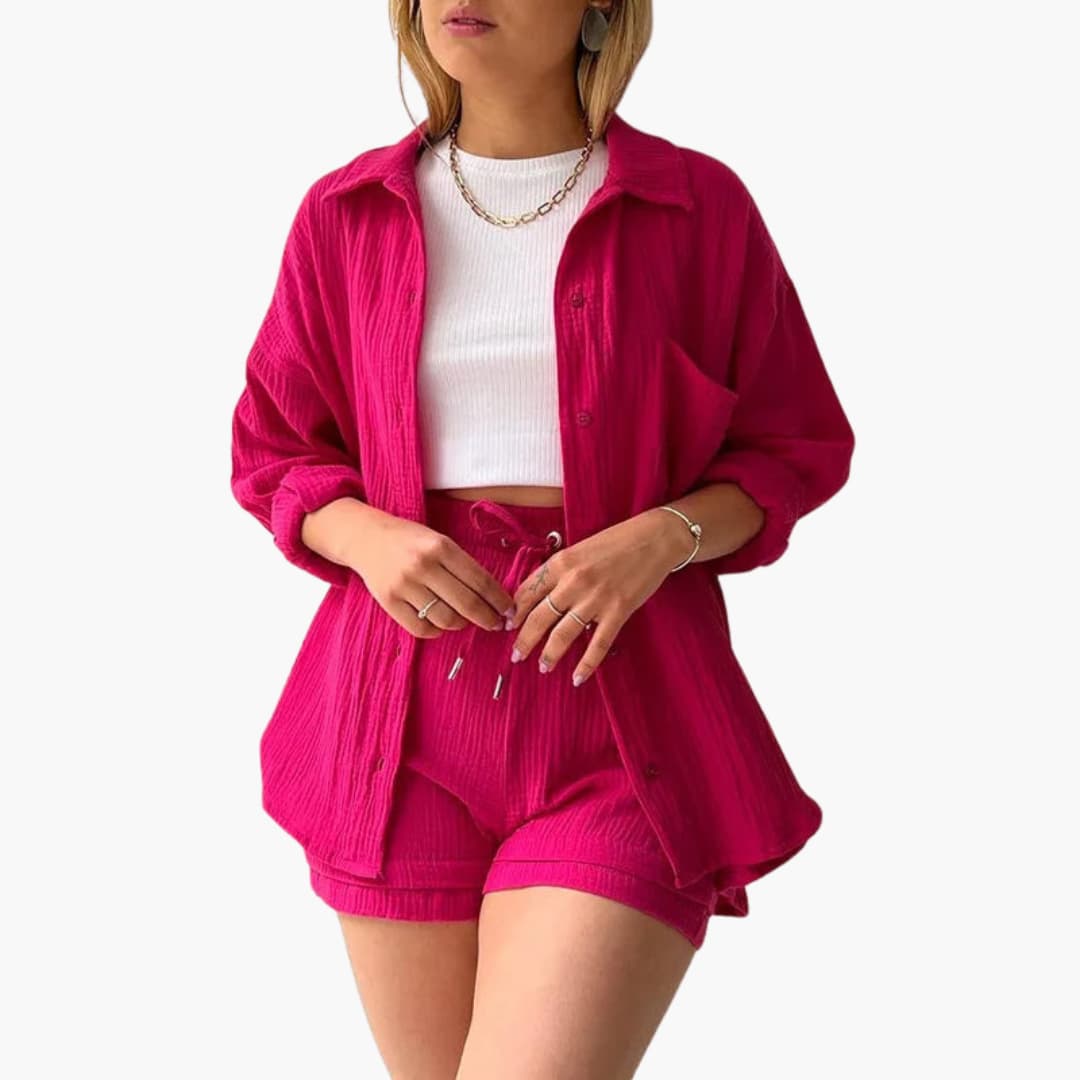 Conjunto cómodo de dos piezas con camisa de manga larga y pantalones cortos