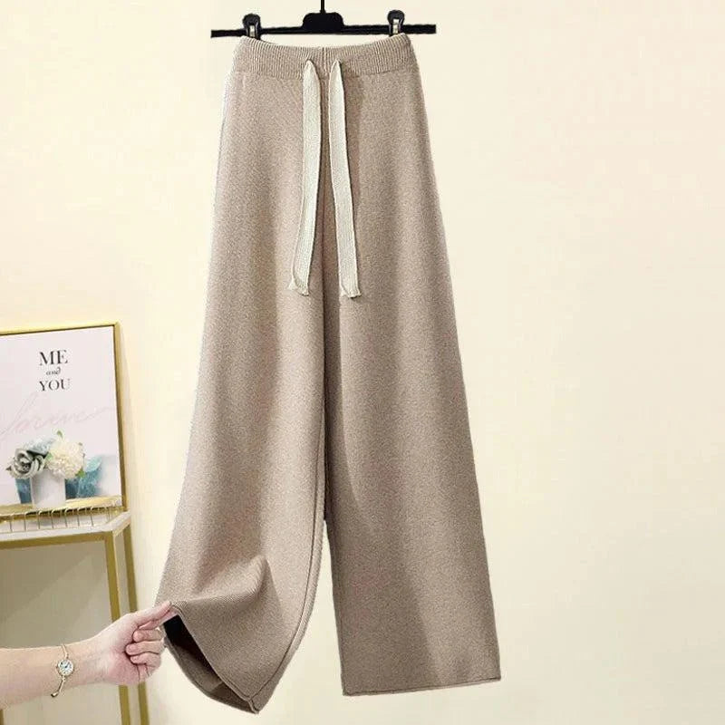Conjunto acogedor: suéter de cuello alto y pantalón de manga larga
