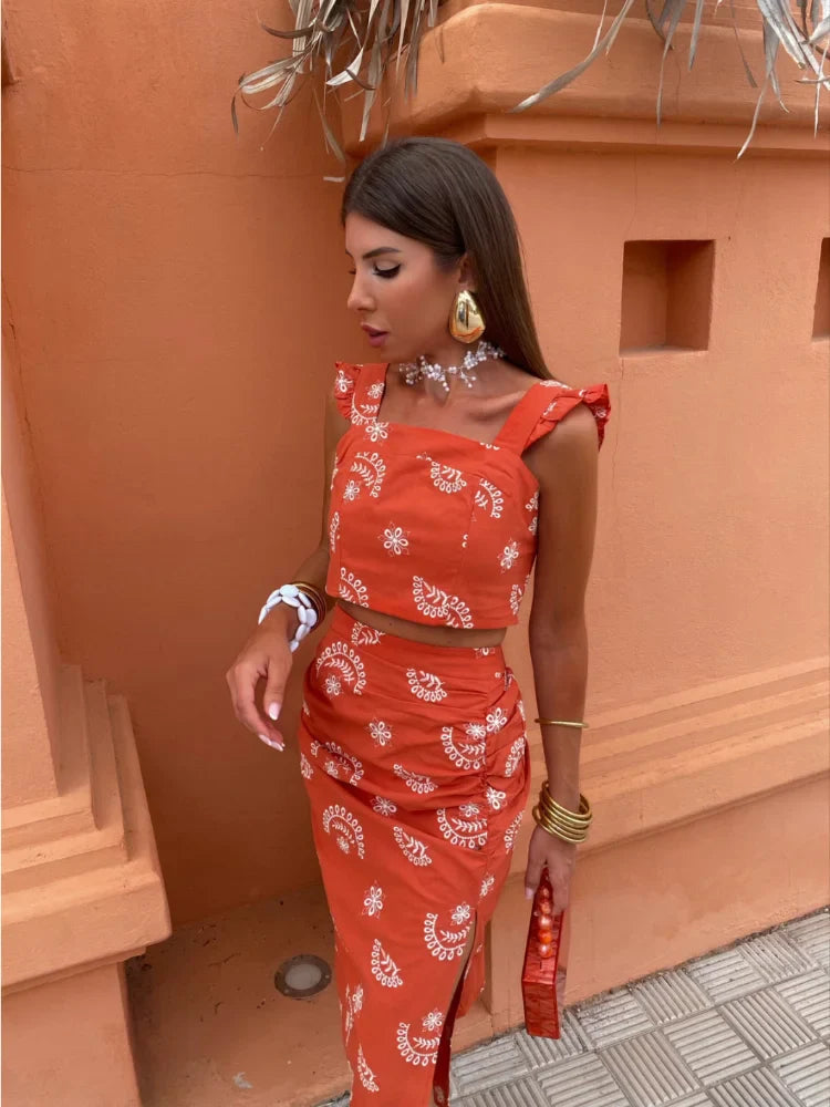 Conjunto bohemio de dos piezas con top corto y falda midi fluida