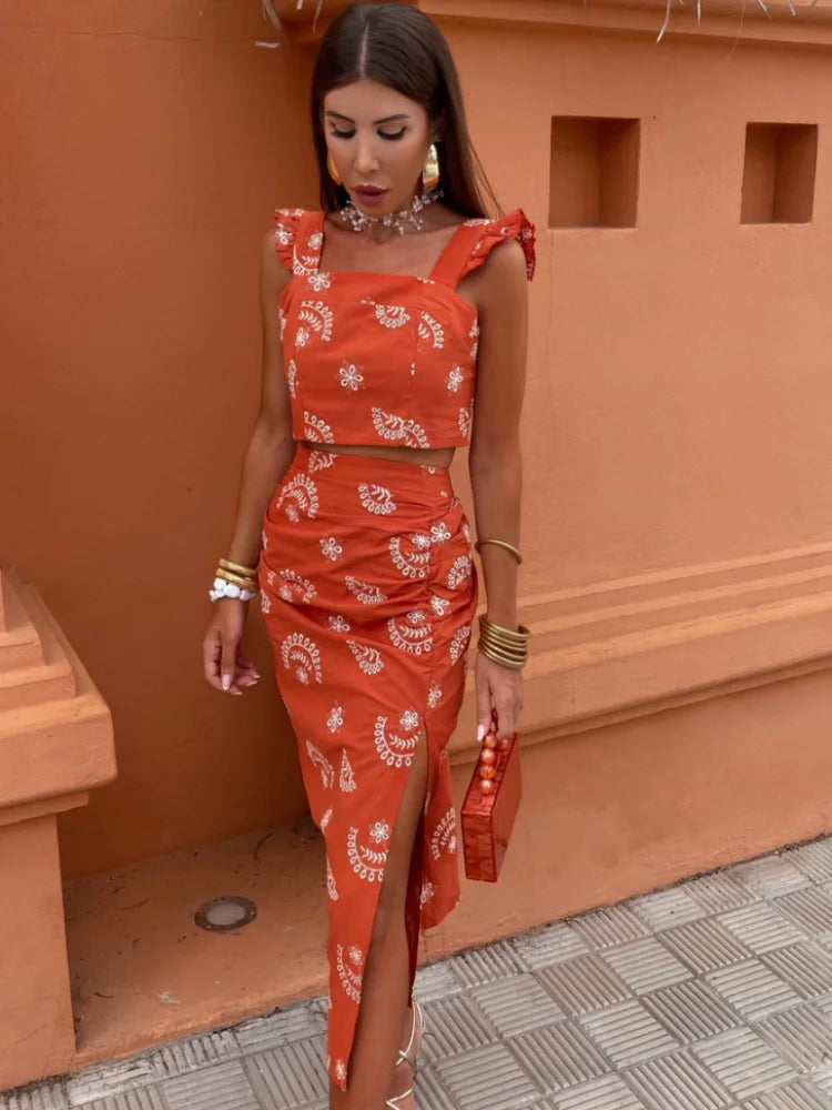 Conjunto bohemio de dos piezas con top corto y falda midi fluida