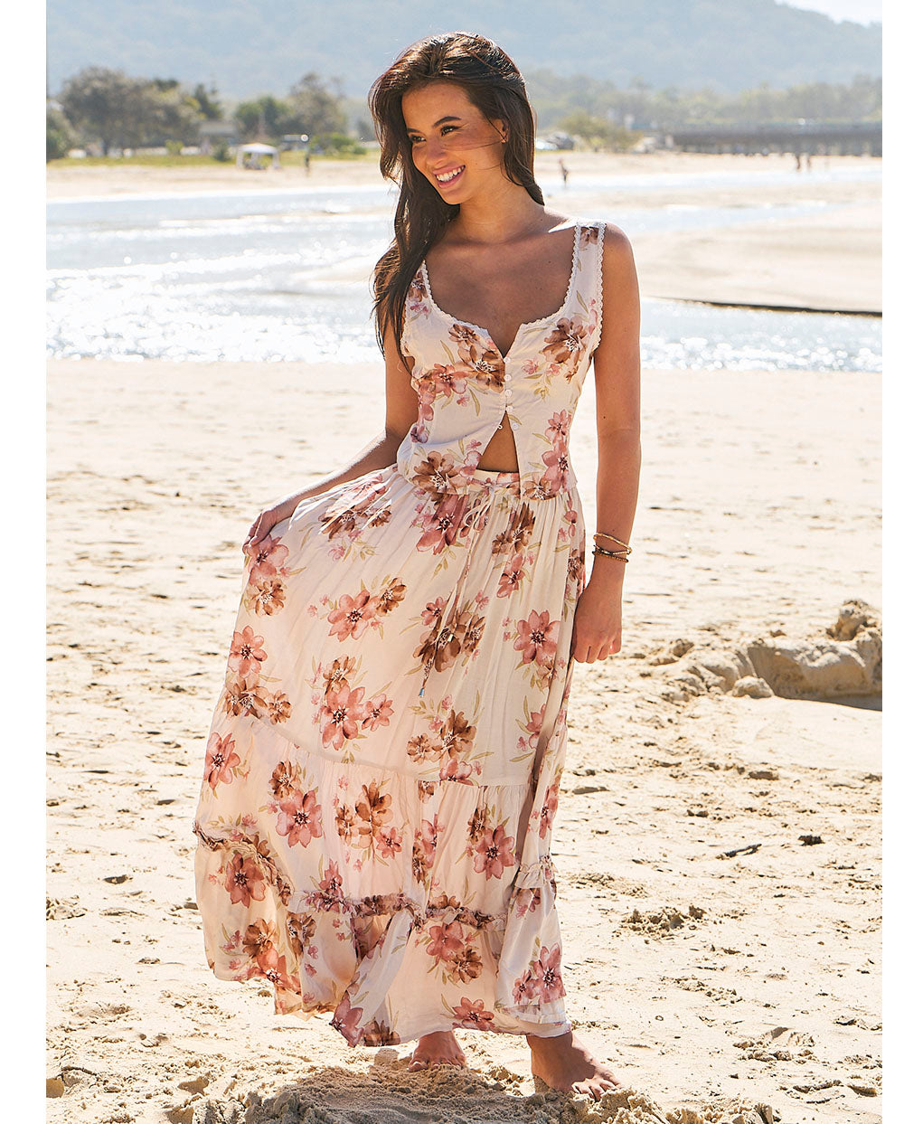 Blusa sin mangas con botones y estampado floral para verano