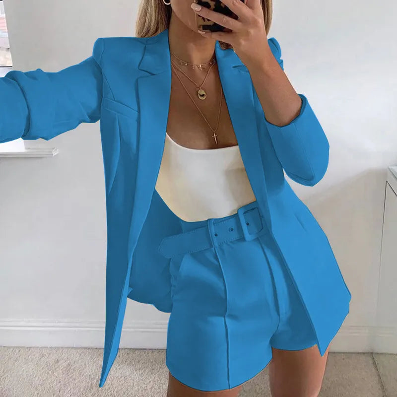 CELIA  ELEGANTE CONJUNTO DE PANTALÓN CORTO Y BLAZER DE LINO PARA MUJER