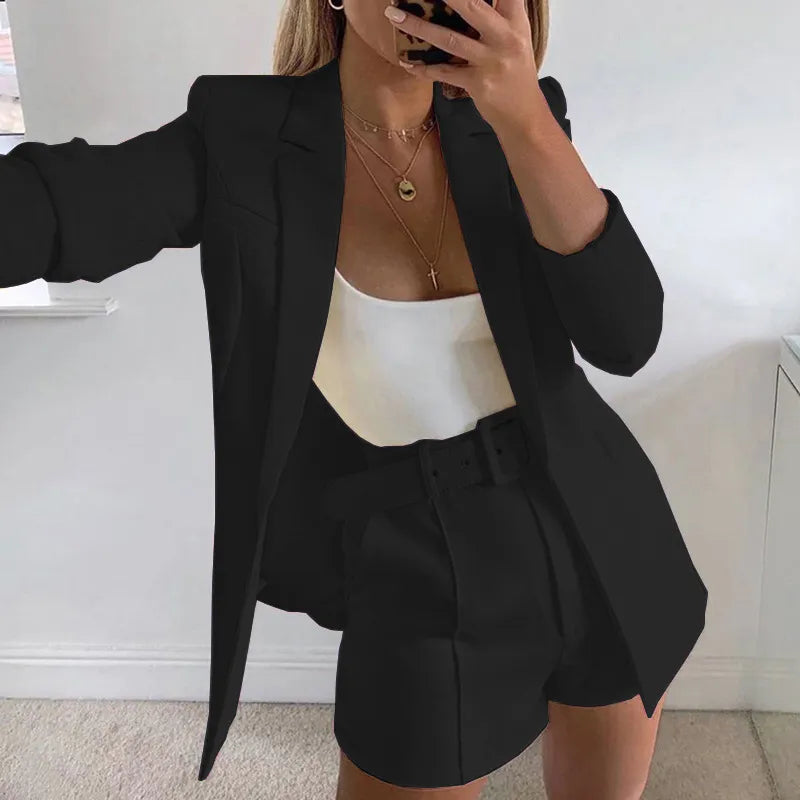 CELIA  ELEGANTE CONJUNTO DE PANTALÓN CORTO Y BLAZER DE LINO PARA MUJER