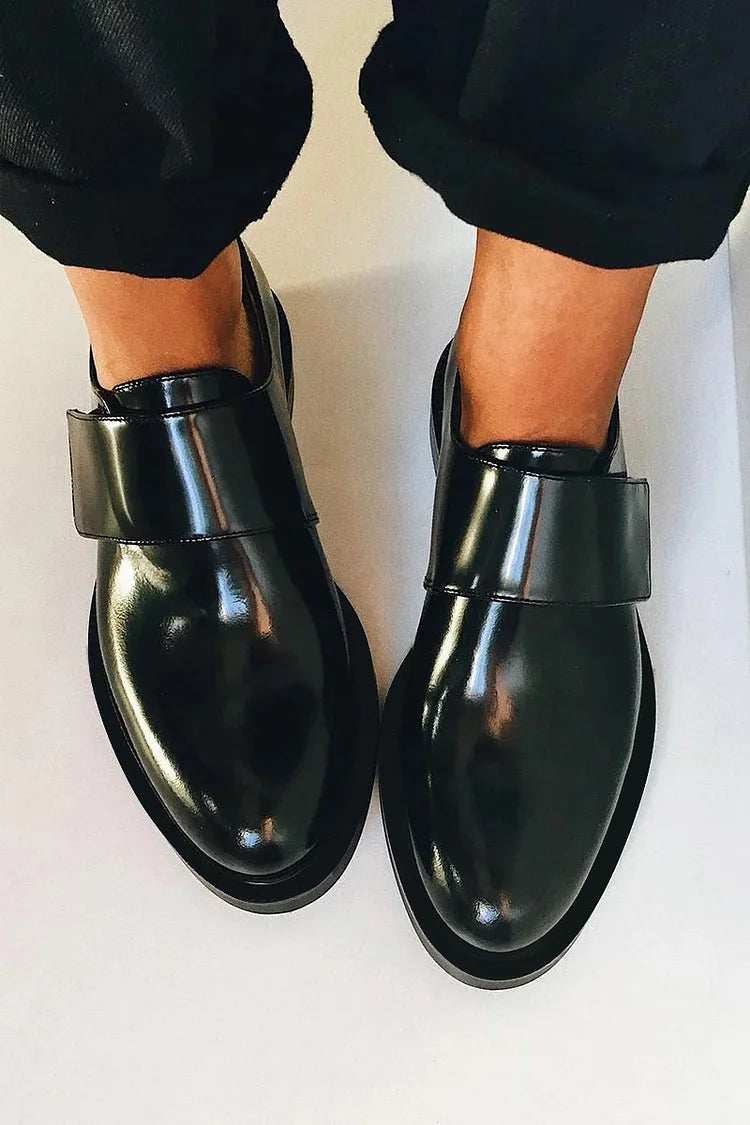 Iris™ | Mocasines elegantes de charol con banda central para un estilo impecable