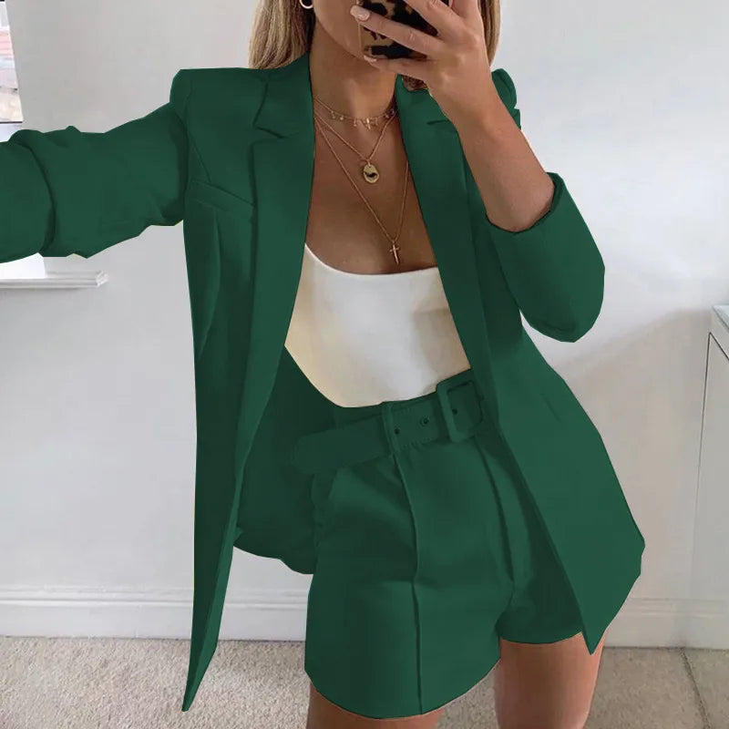 CELIA  ELEGANTE CONJUNTO DE PANTALÓN CORTO Y BLAZER DE LINO PARA MUJER