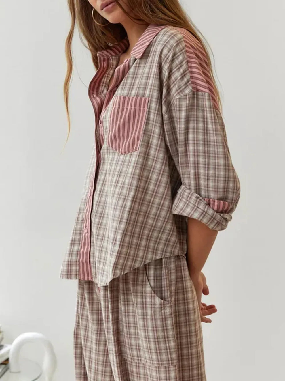 Conjunto de pijama para mujer de dos piezas con diseño a cuadros