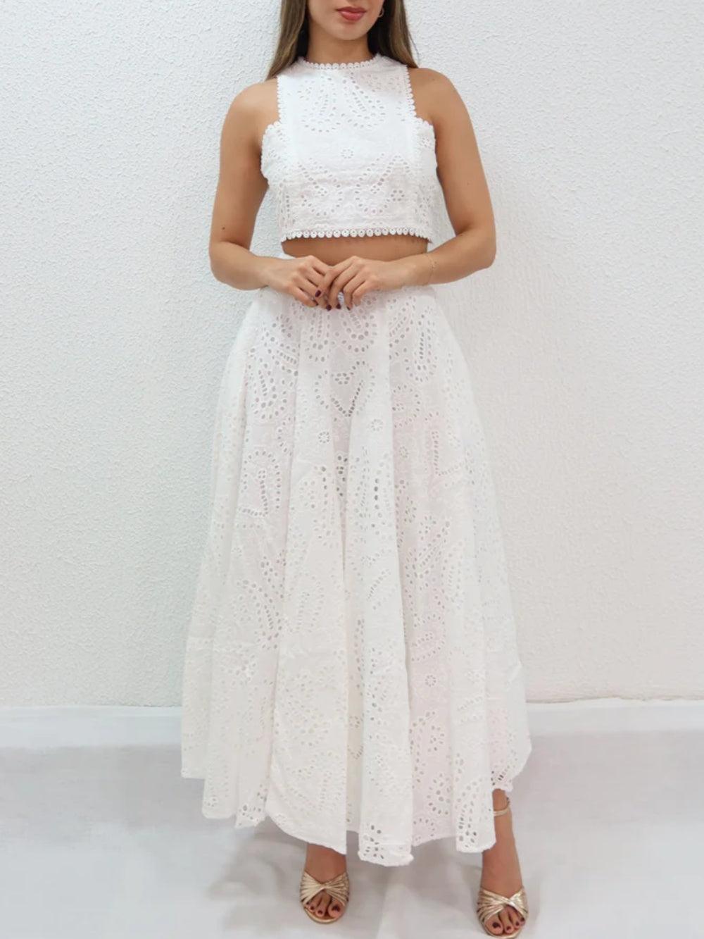 CONJUNTO DE FALDA MIDI CON DETALLE DE OJALILLO