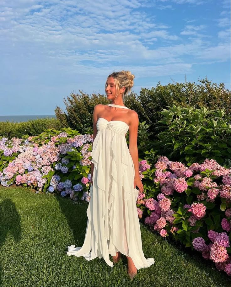 Collins | Vestido Maxi Sin Tirantes con Volantes
