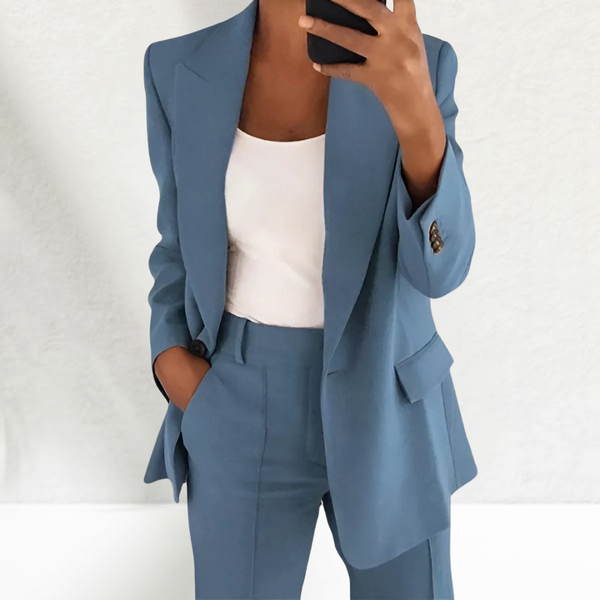 CONJUNTO ELEGANTE DE MUJER CON AMERICANA ESTRUCTURADA Y PANTALÓN AMPLIO