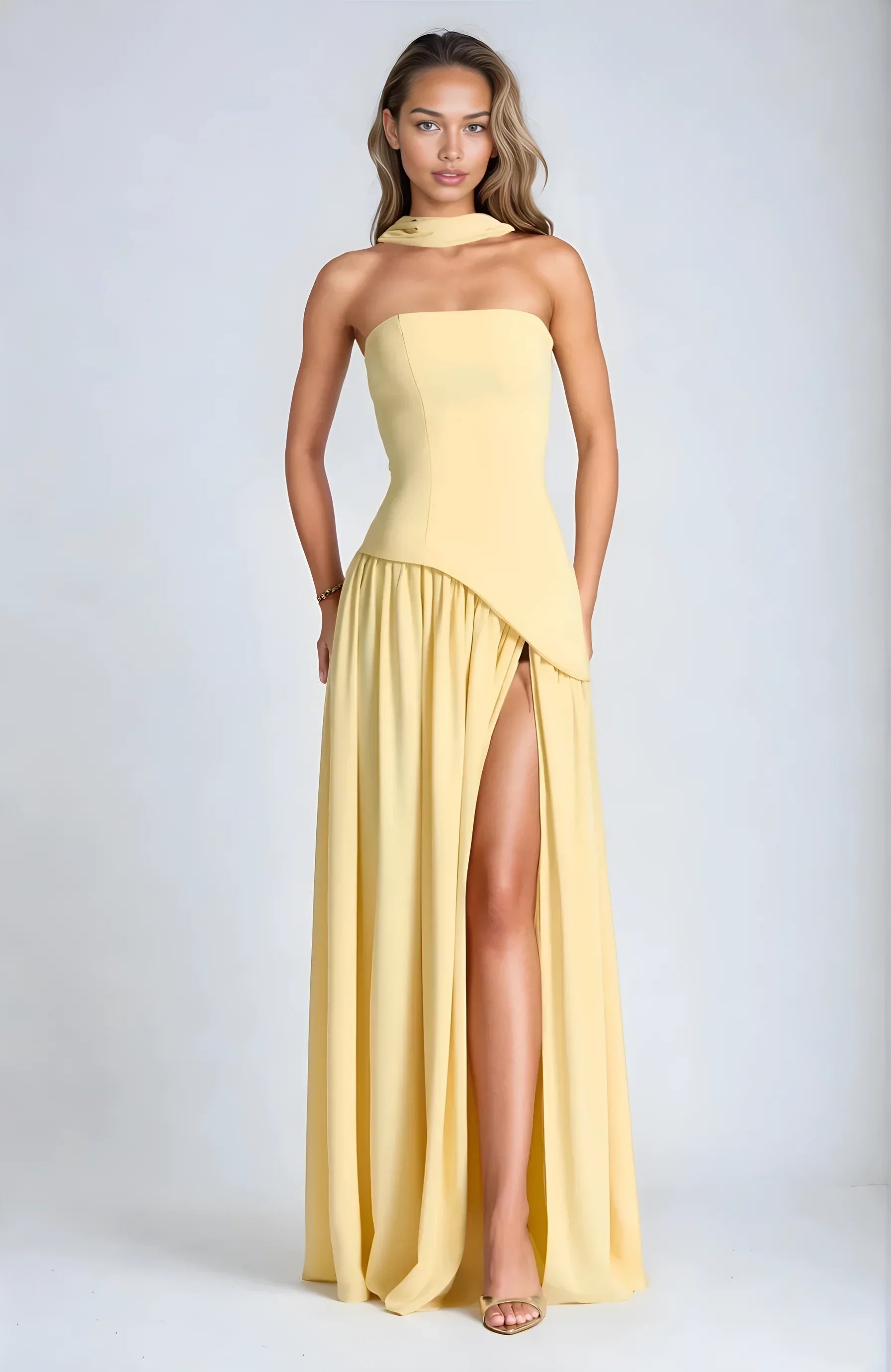 Alessia™ | Vestido Largo Asimétrico con Choker
