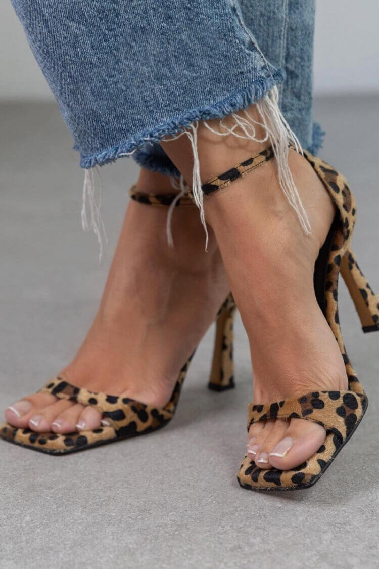 AFRICA | ELEGANTES SANDALIAS DE TACÓN ALTO ANIMAL PRINT PARA UN LOOK CHIC Y ÚNICO