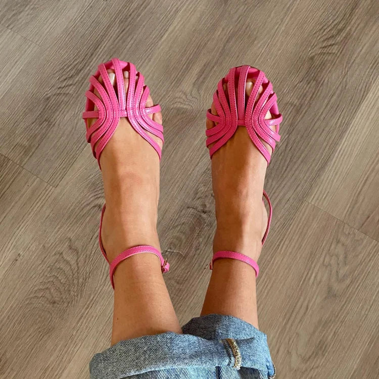Sole™ | Sandalias doradas planas con diseño entrelazado