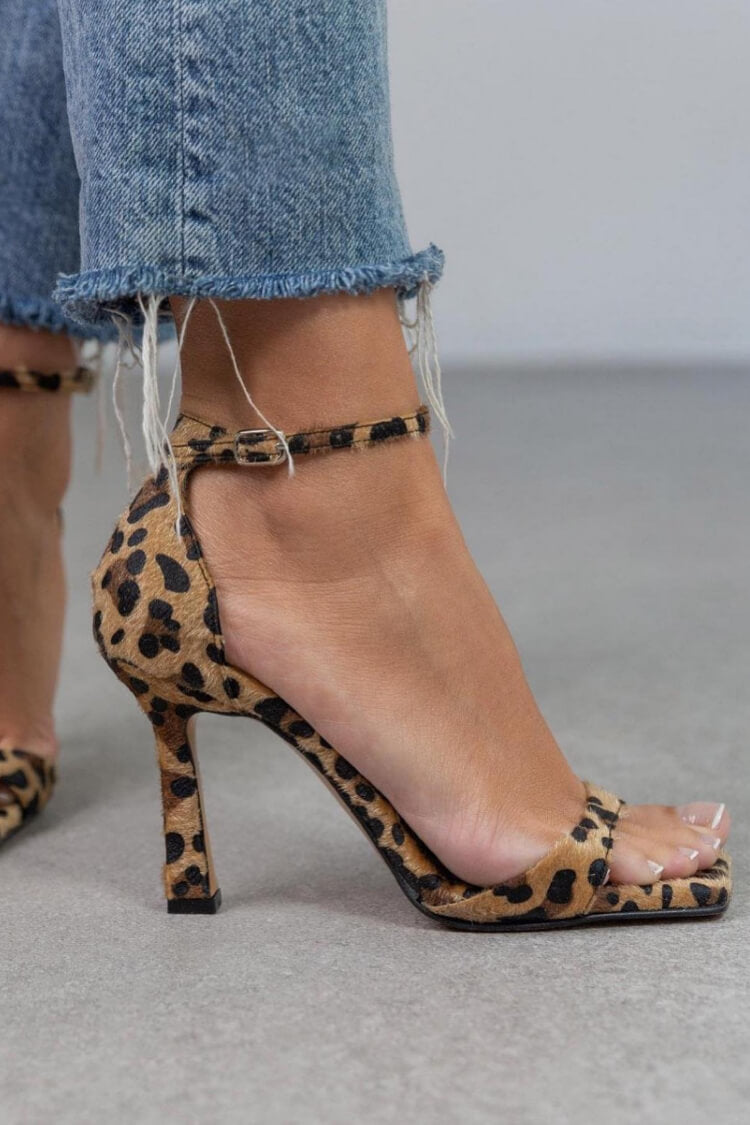 AFRICA | ELEGANTES SANDALIAS DE TACÓN ALTO ANIMAL PRINT PARA UN LOOK CHIC Y ÚNICO