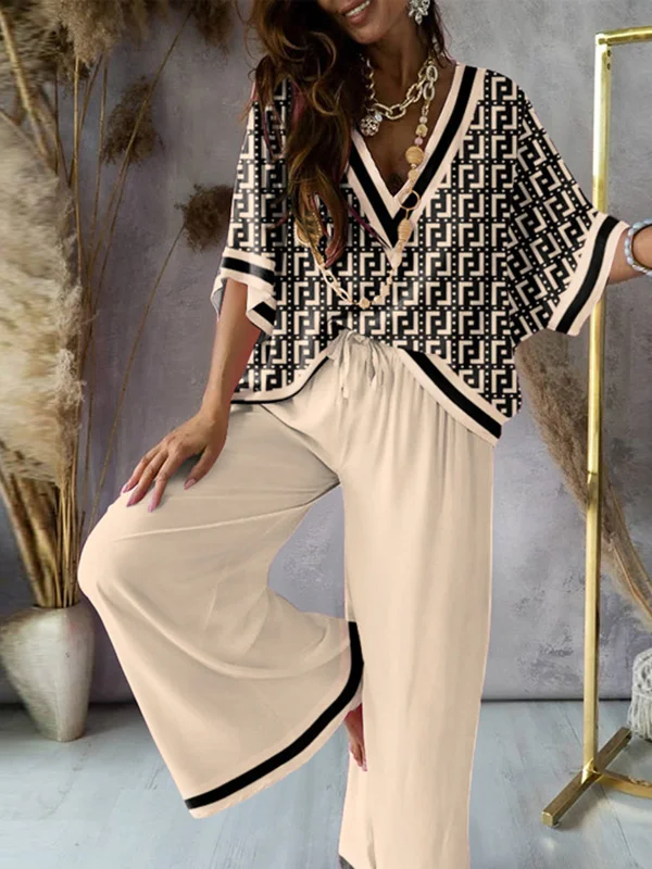 CONJUNTO ALBA - CAMISETA URBANA SUELTA CON CUELLO DE PICO Y PANTALONES