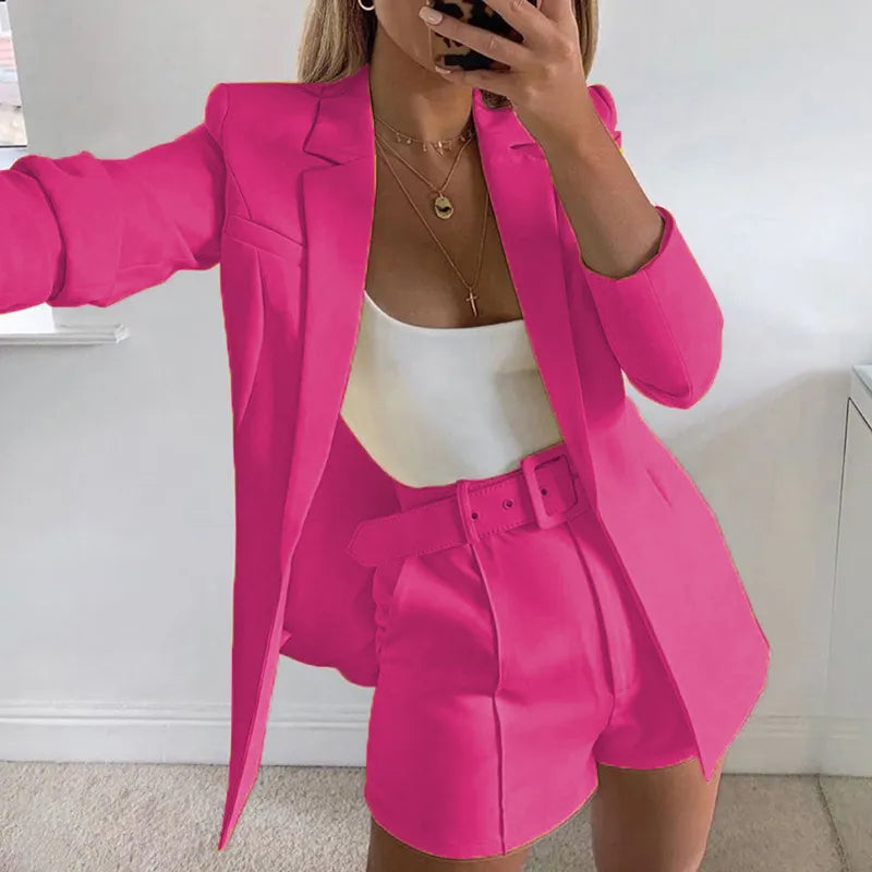 CELIA  ELEGANTE CONJUNTO DE PANTALÓN CORTO Y BLAZER DE LINO PARA MUJER