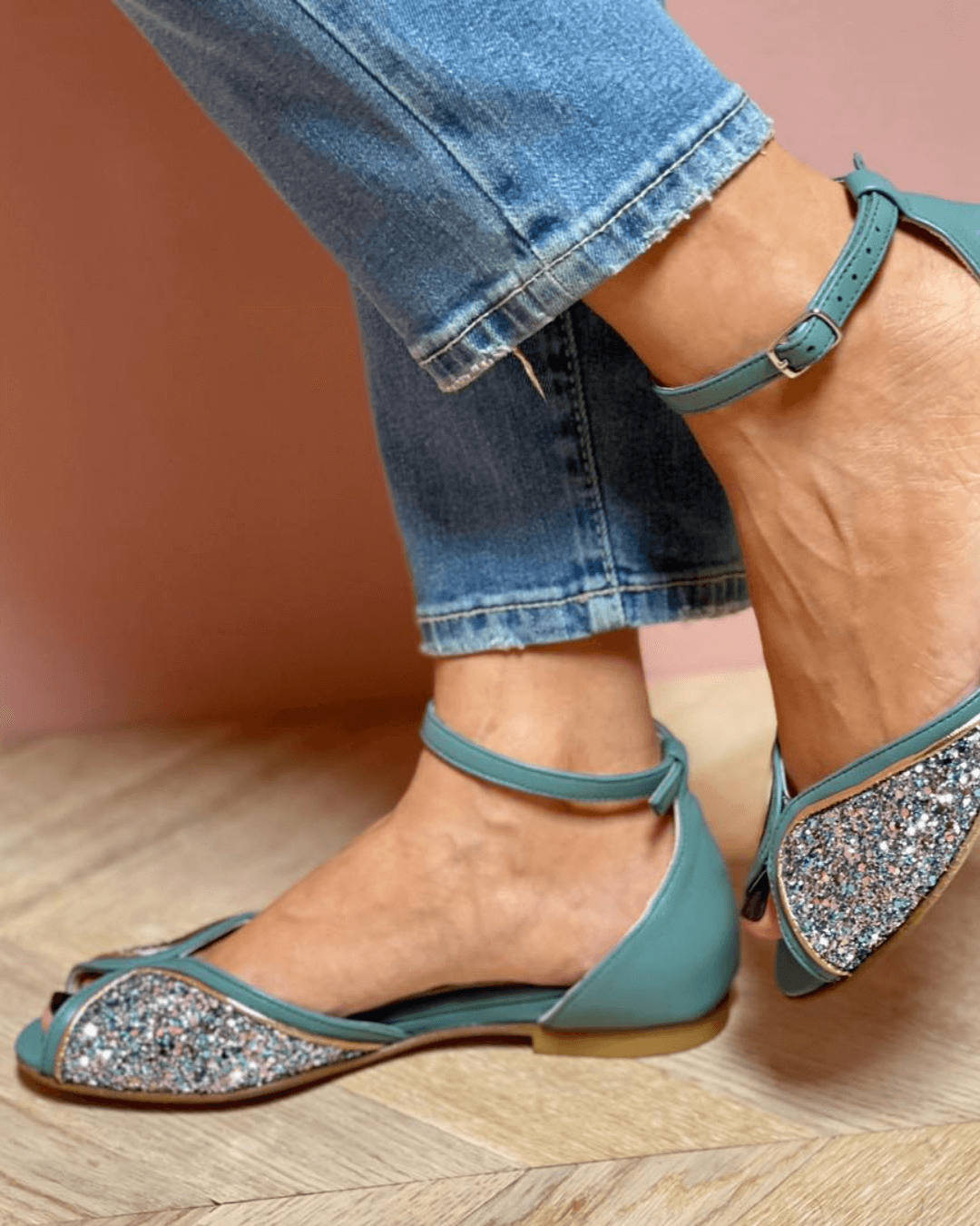 Brigitta™ | Sandalias planas con glitter elegantes y cómodas
