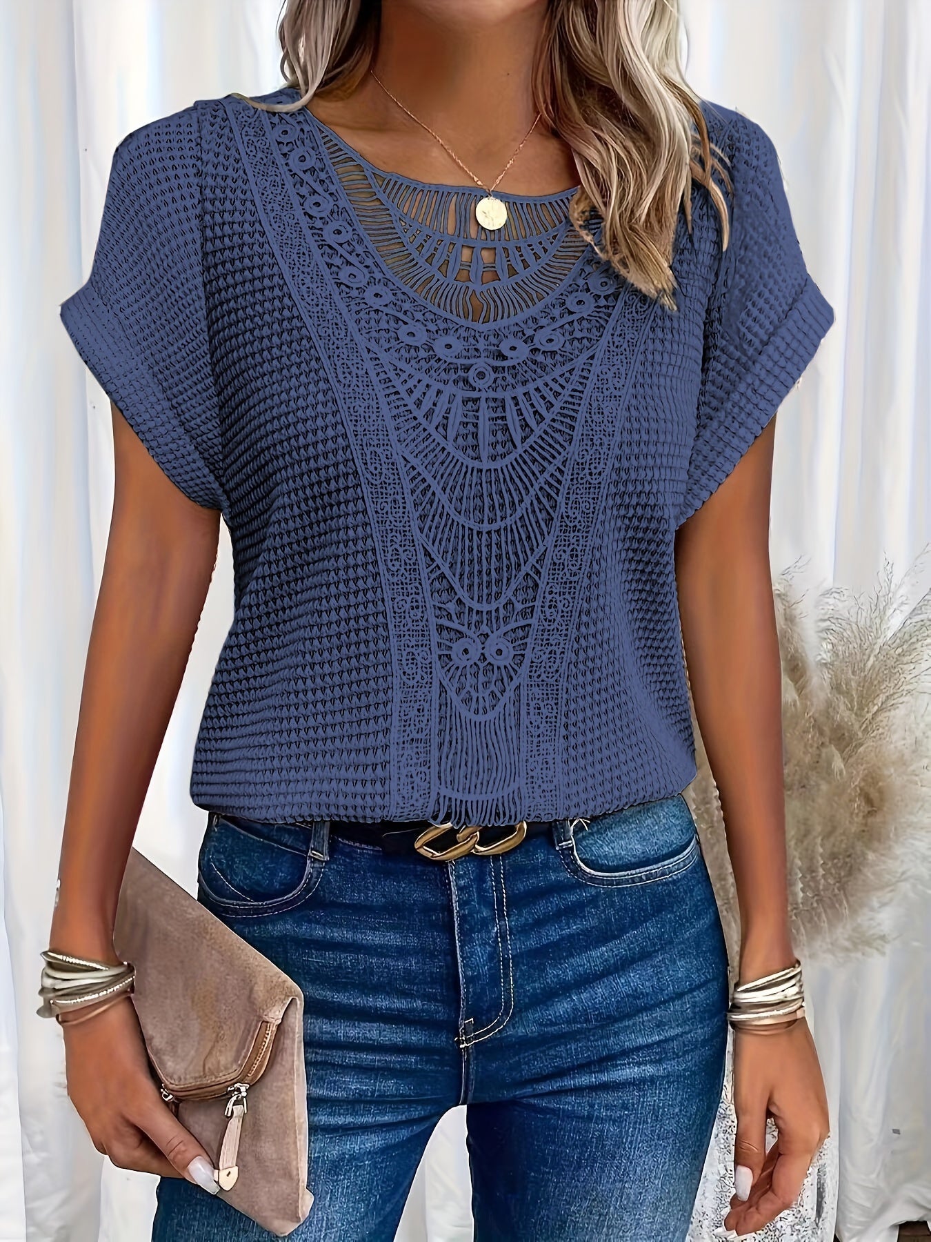 Leora - Top in pizzo con scollo rotondo