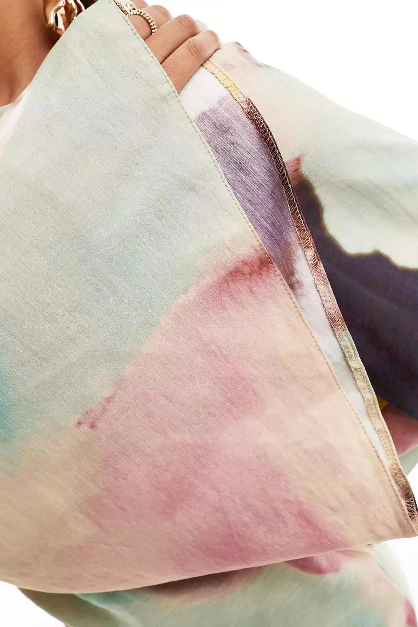 VESTIDO ULTRA LARGO CON ESTAMPADO DE ACUARELA ABSTRACTA
