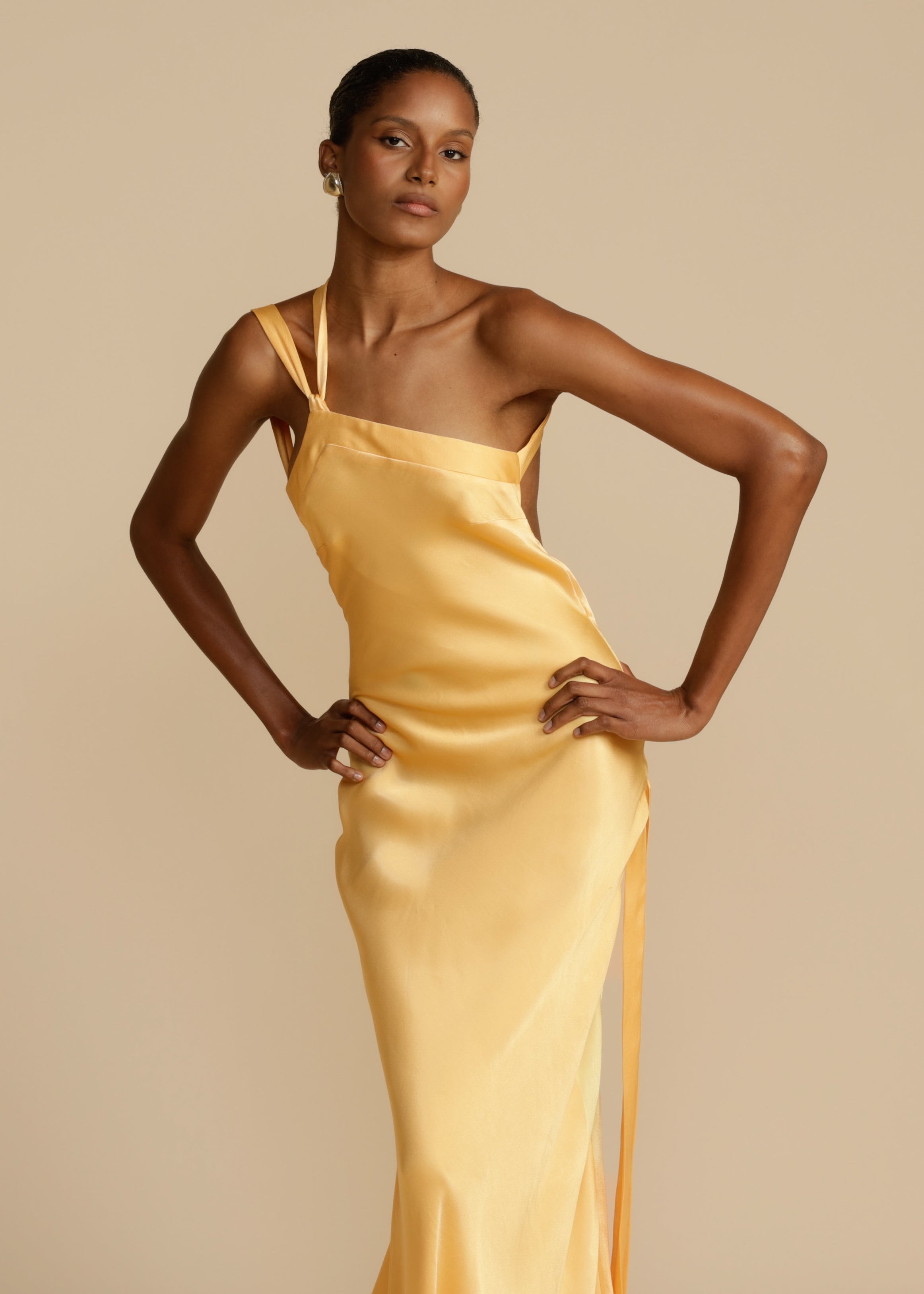 IRENE  VESTIDO DORADO ELEGANTE
