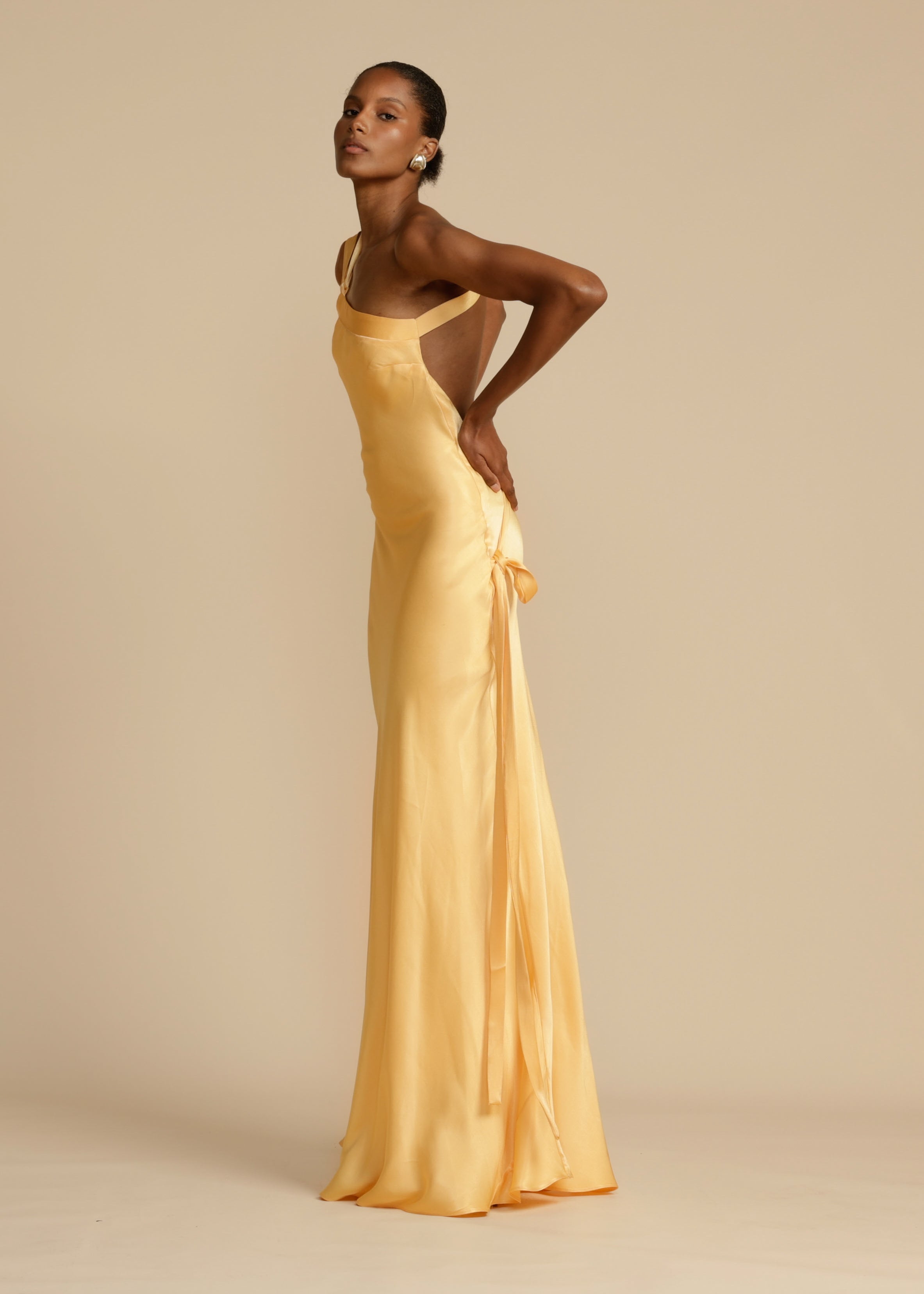 IRENE  VESTIDO DORADO ELEGANTE