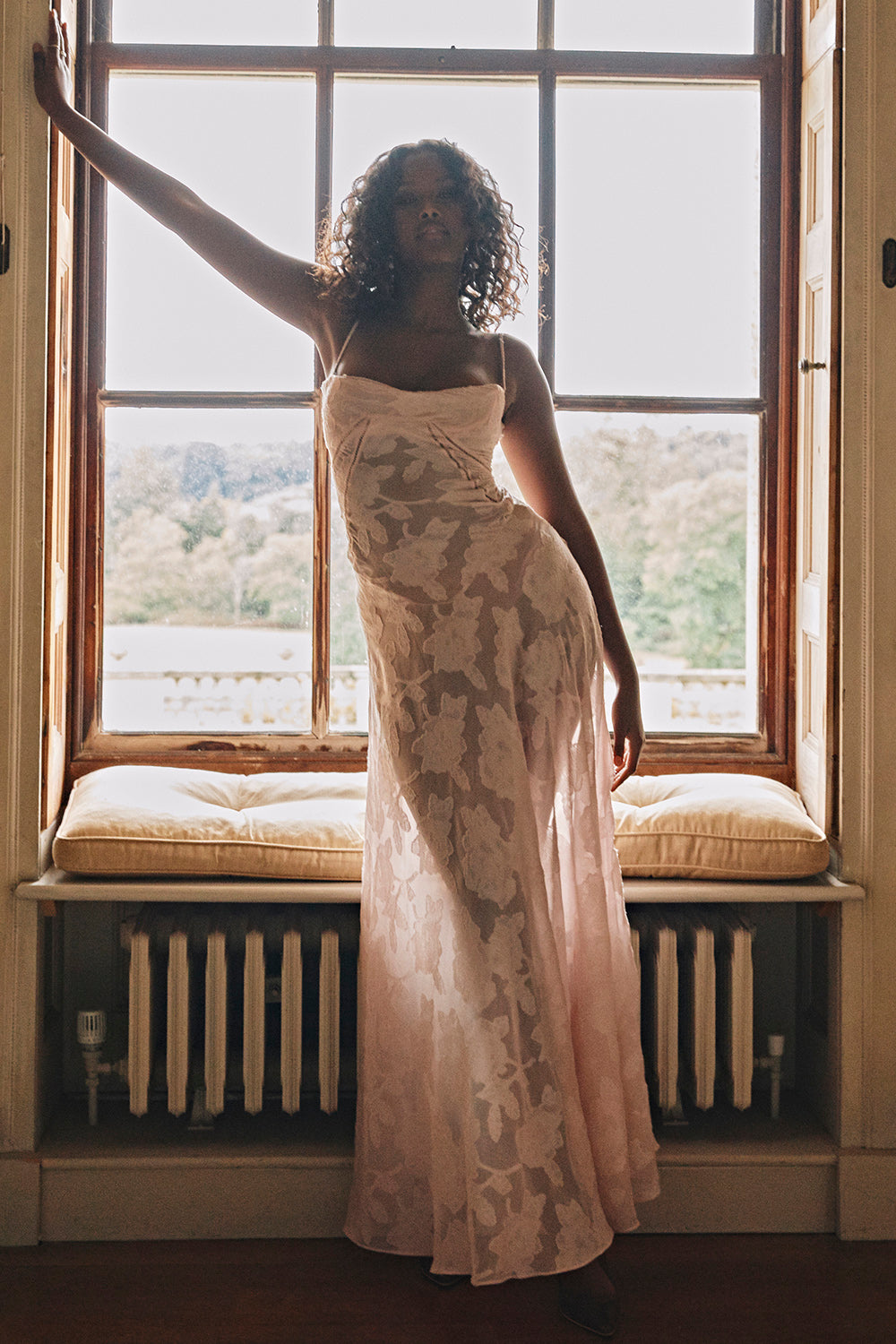 NAYA VESTIDO ROMÁNTICO Y ELEGANTE