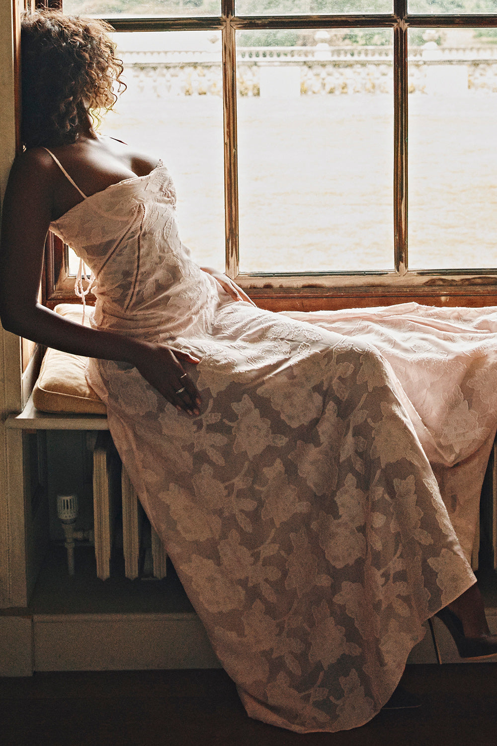 NAYA VESTIDO ROMÁNTICO Y ELEGANTE