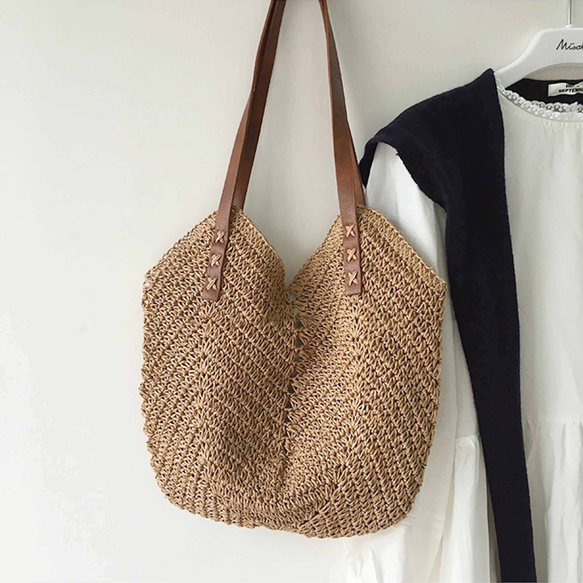 BOLSO  GRANDE DE HOMBRO TIPO HOBO DE PAJA PARA MUJER