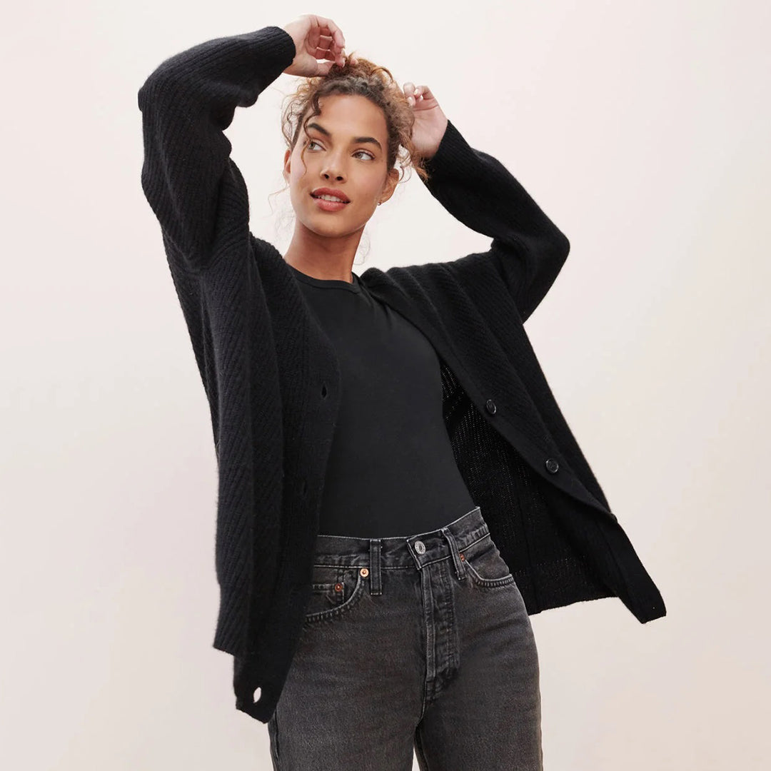CARDIGÁN OVERSIZE DE CASHMERE – LUJO LIGERO Y SUAVE