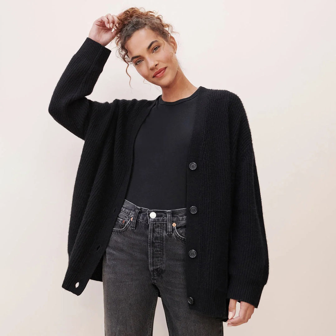 CARDIGÁN OVERSIZE DE CASHMERE – LUJO LIGERO Y SUAVE