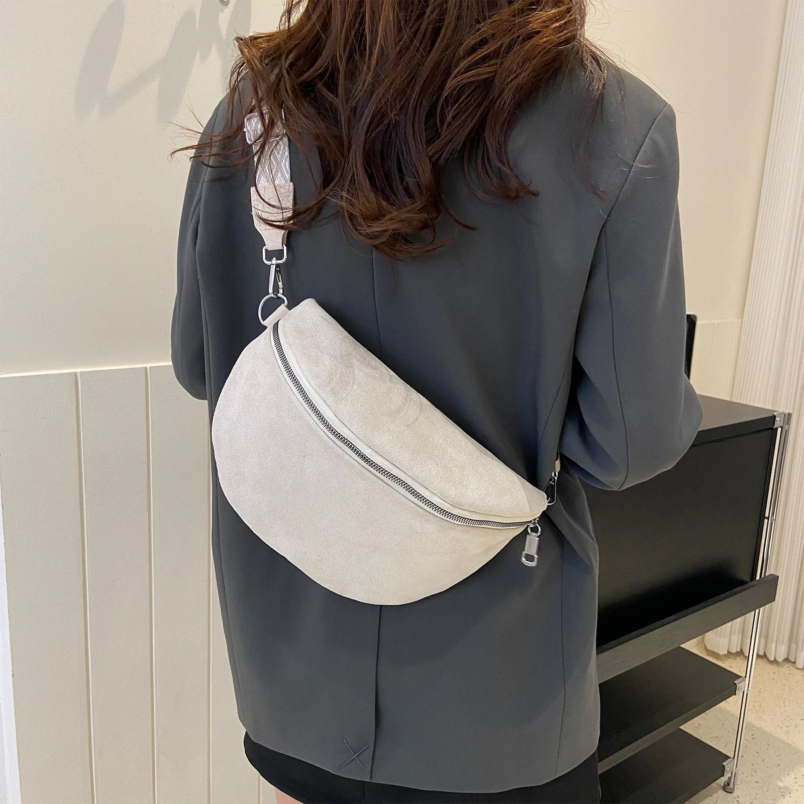 BOLSO MARINA – RIÑONERA CON CORREA ANCHA AJUSTABLE