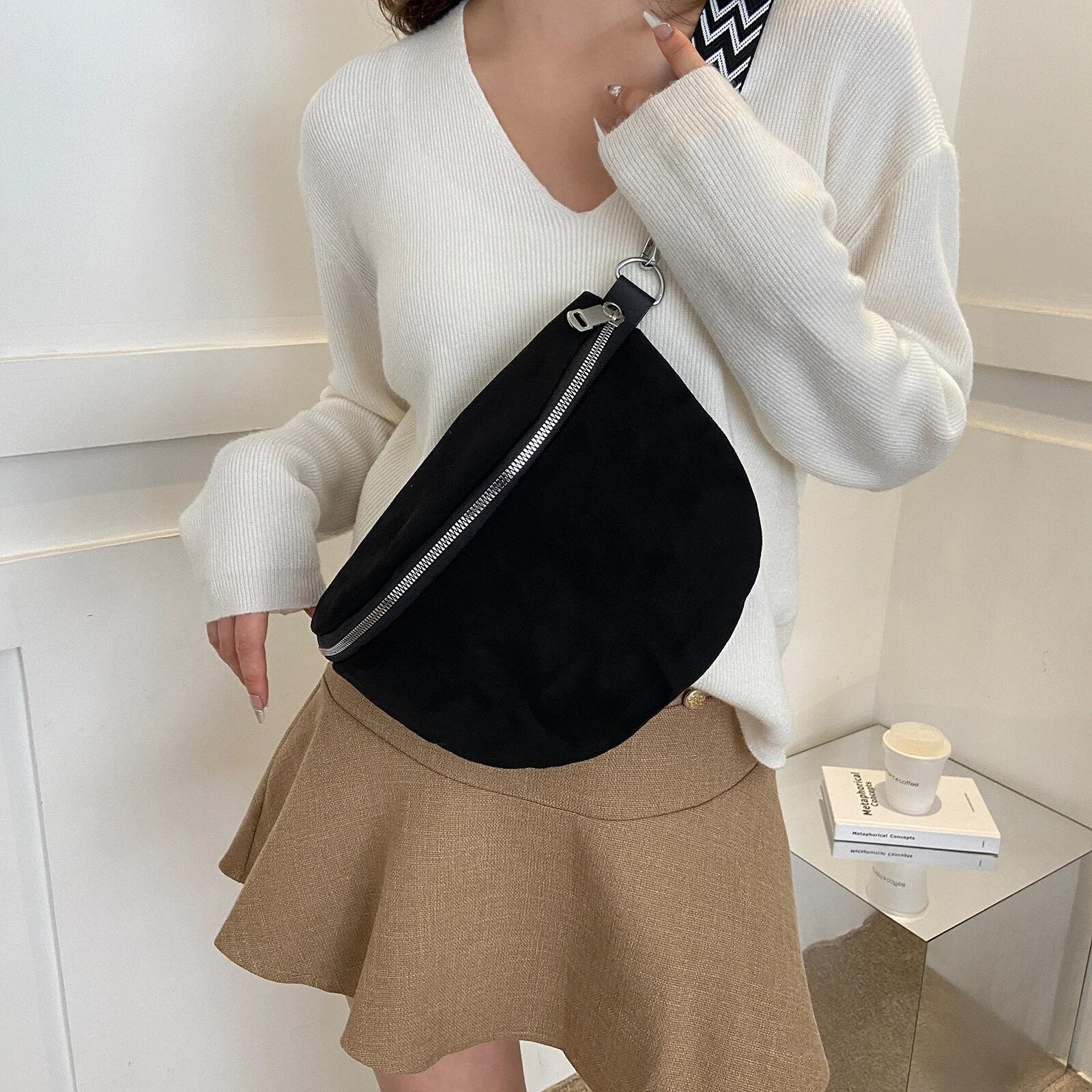 BOLSO MARINA – RIÑONERA CON CORREA ANCHA AJUSTABLE