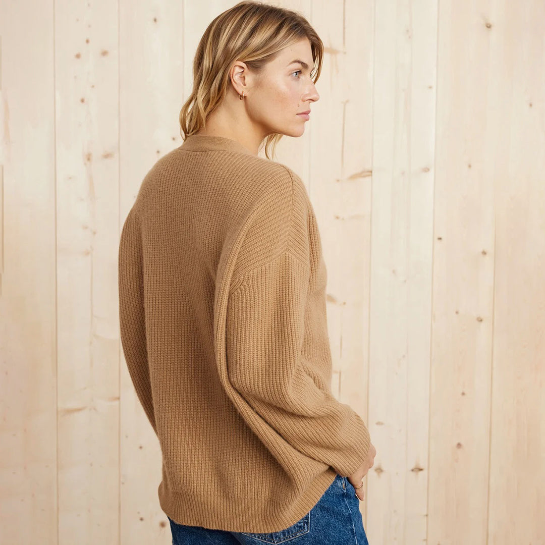 CARDIGÁN OVERSIZE DE CASHMERE – LUJO LIGERO Y SUAVE