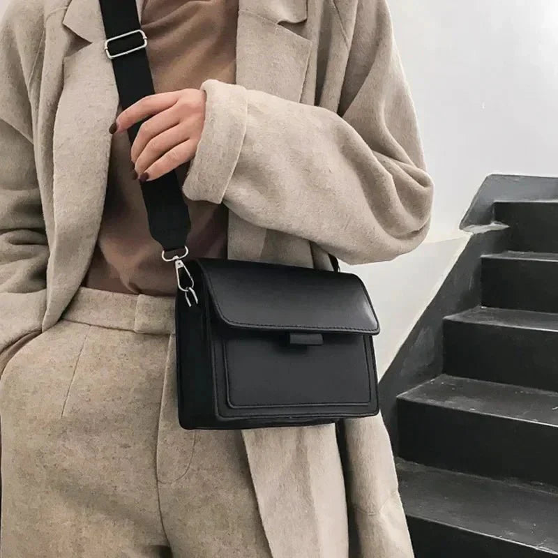 BOLSO SOFÍA – BANDOLERA MINI CON CORREA GRUESA Y CIERRE ABATIBLE PARA MUJER