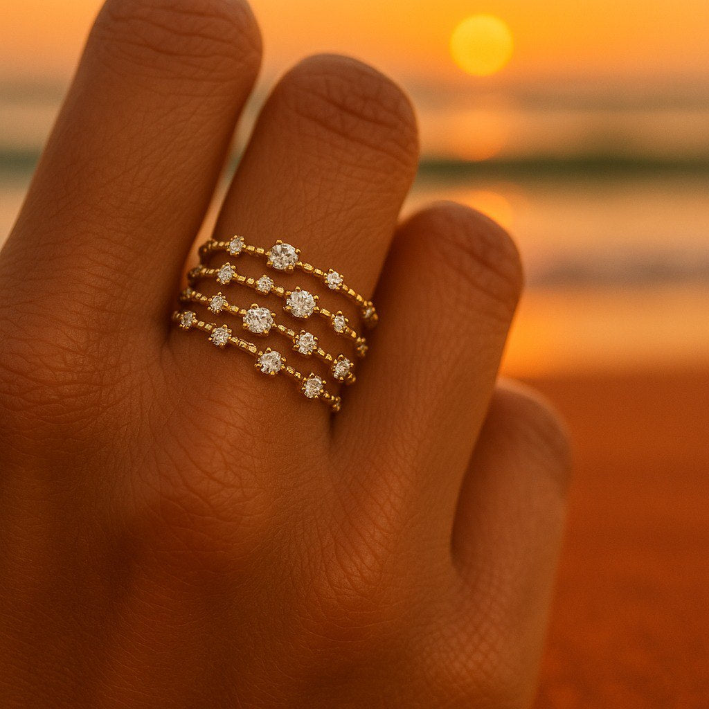 Anillo Pelagia Dorado con Diamantitos
