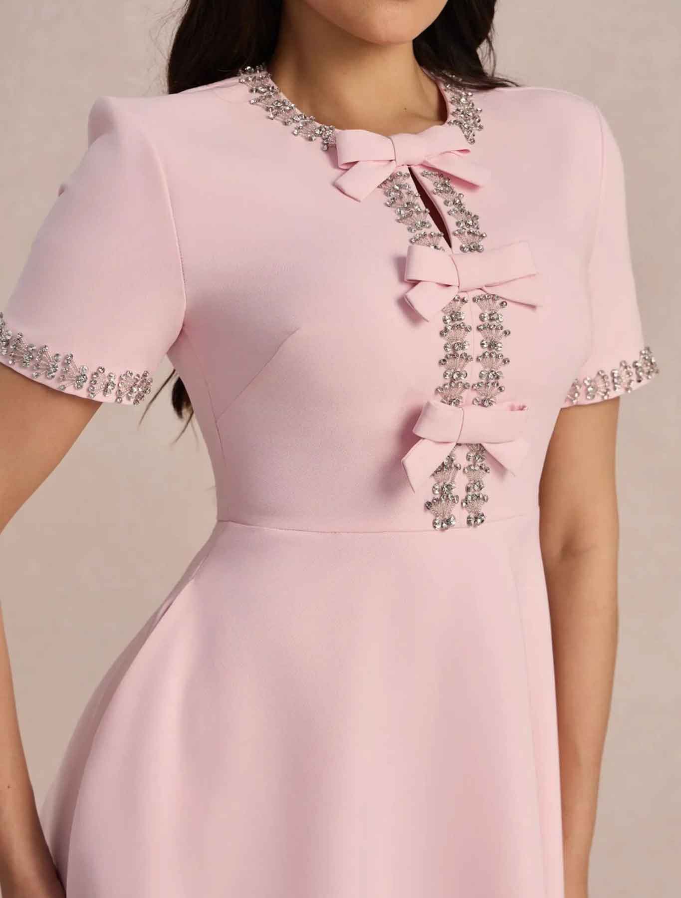 Raffaella™ | Vestido evasé con lazos y perlas