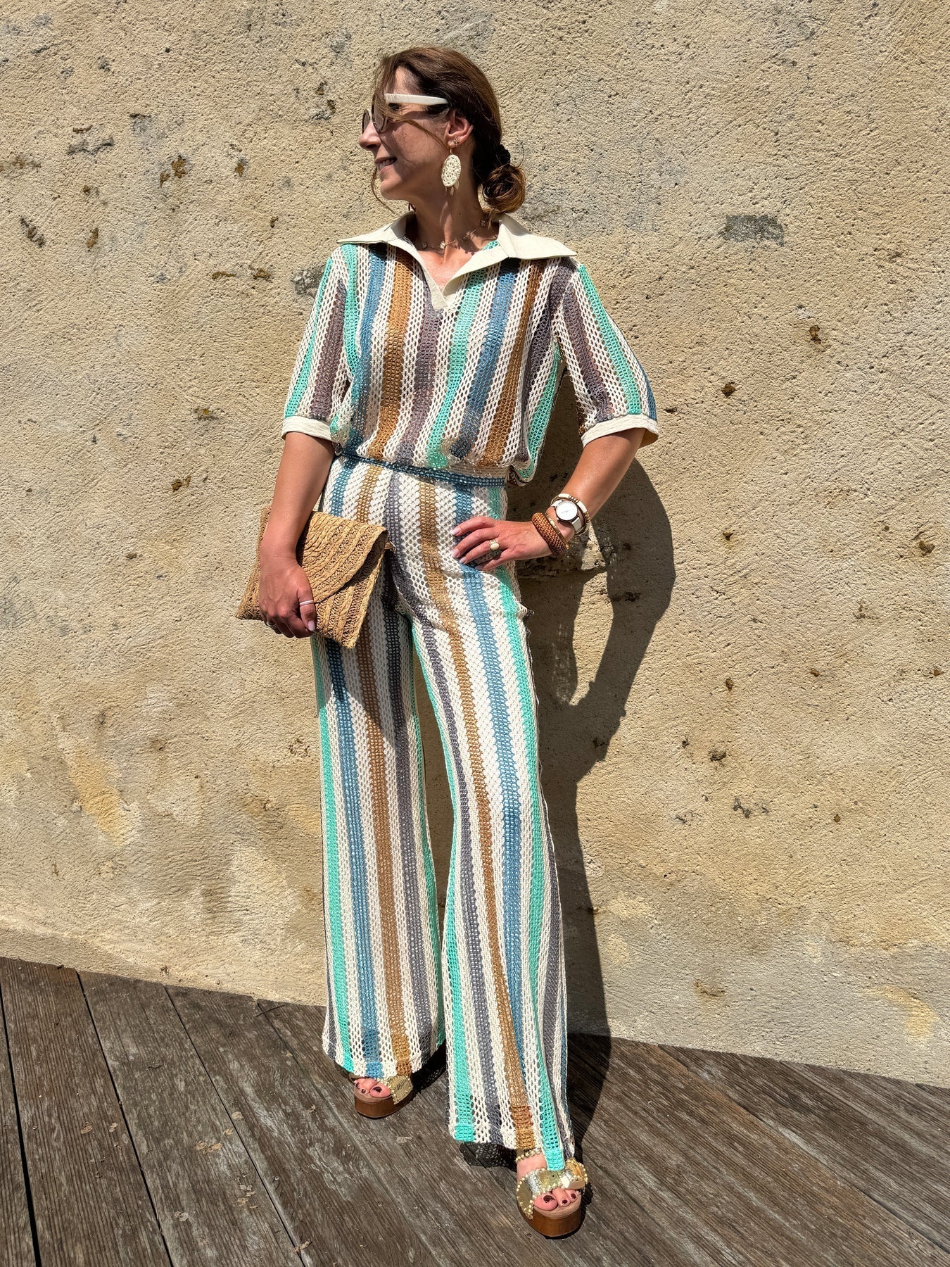 TOP ELEGANTE CON SOLAPAS Y MANGAS TRES CUARTOS