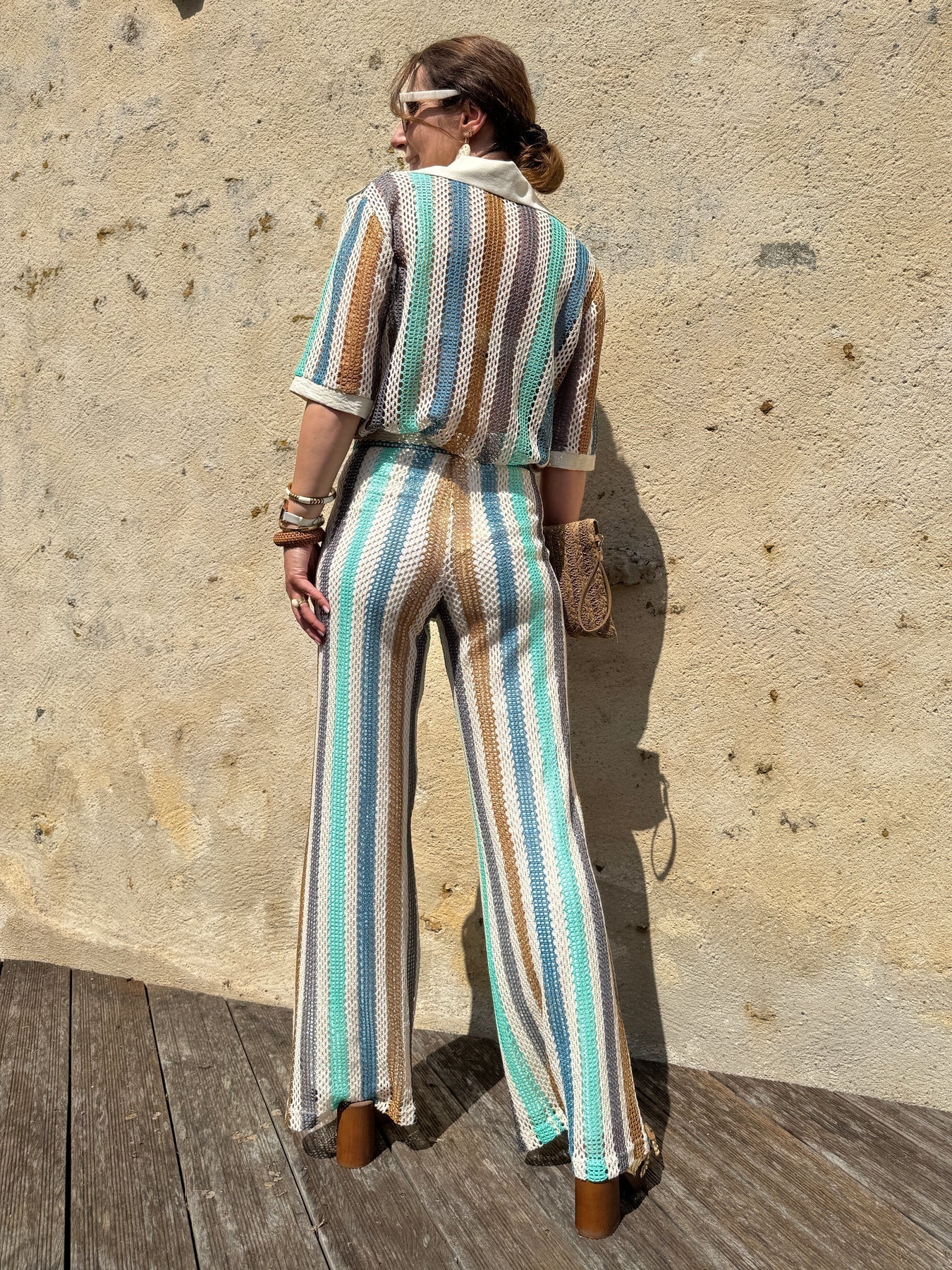 TOP ELEGANTE CON SOLAPAS Y MANGAS TRES CUARTOS
