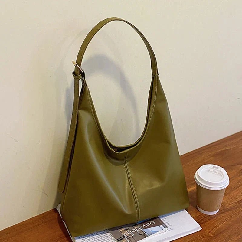 BOLSO ALESSIA – GRANDE DE HOMBRO EN POLIPIEL CON CORREA AJUSTABLE