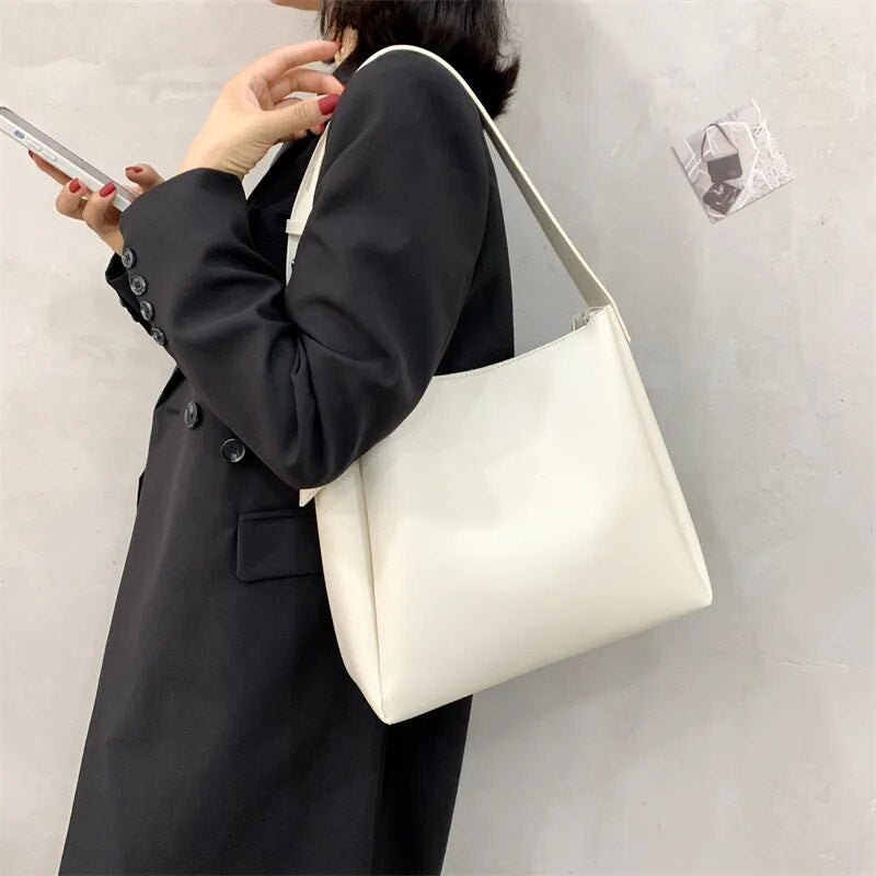 BOLSO VALENTINA – DE HOMBRO EN POLIPIEL CON MONEDERO PEQUEÑO PARA MUJER