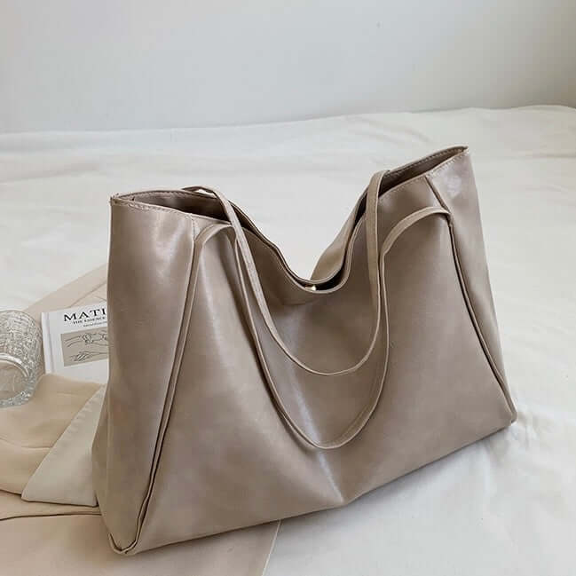 BOLSO ISADORA – GRANDE DE HOMBRO EN POLIPIEL VEGANA