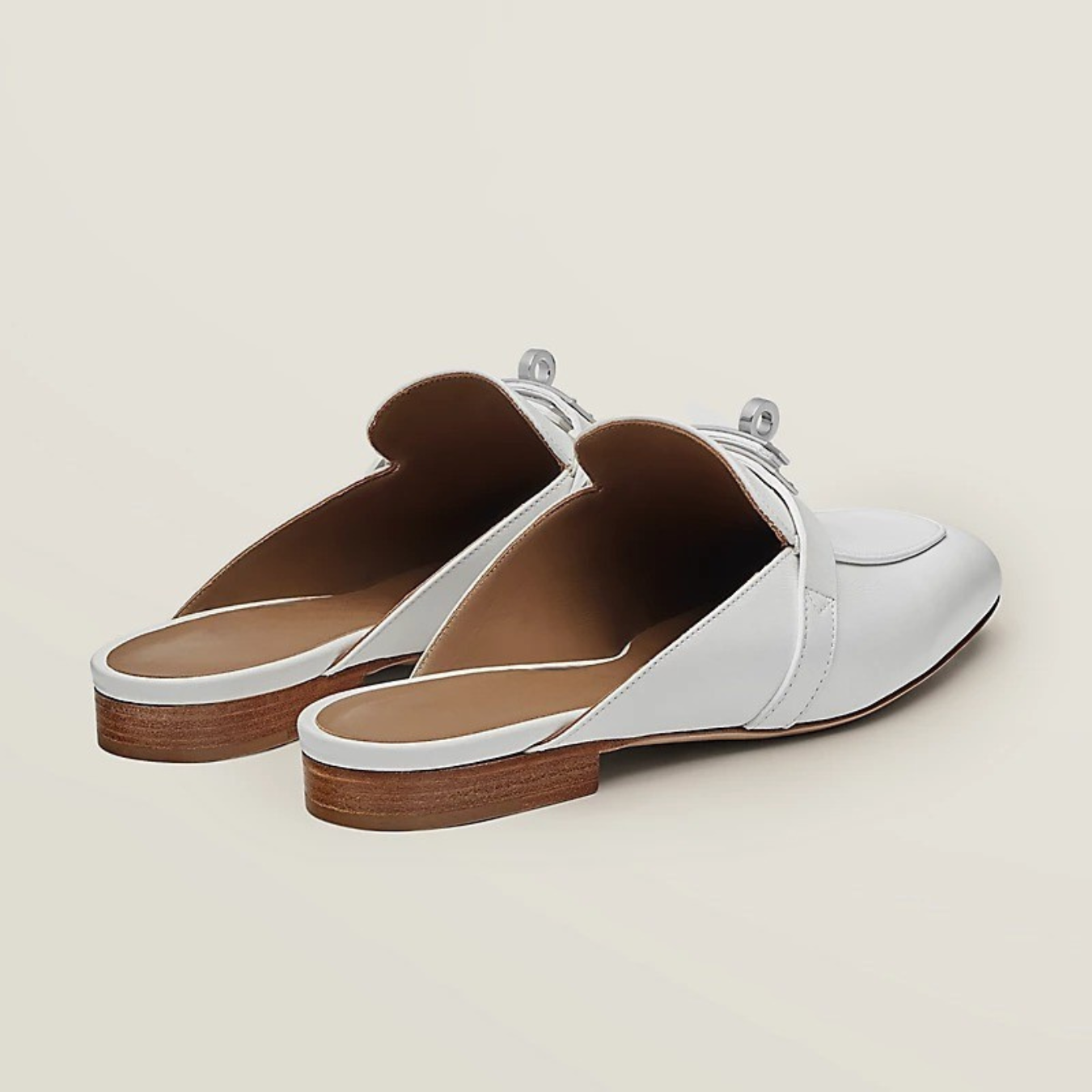 Épure™ | Mules elegantes de piel con detalle metálico