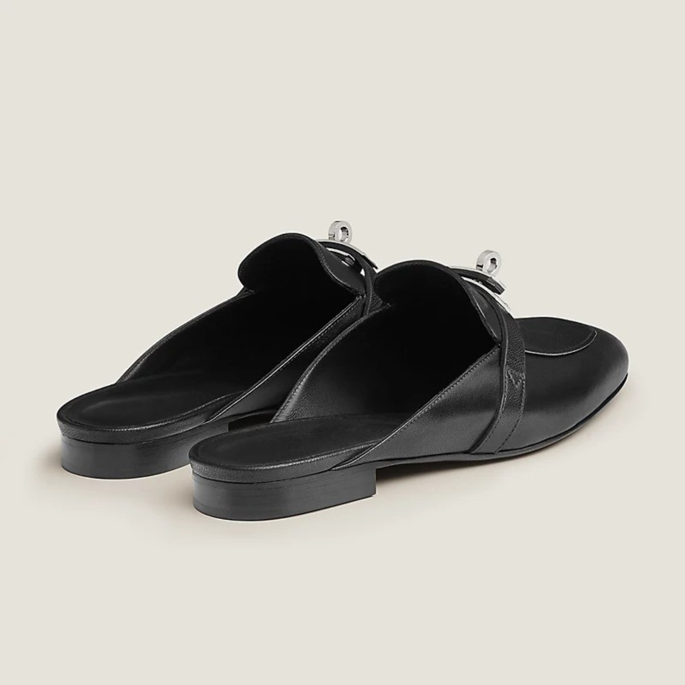 Épure™ | Mules elegantes de piel con detalle metálico