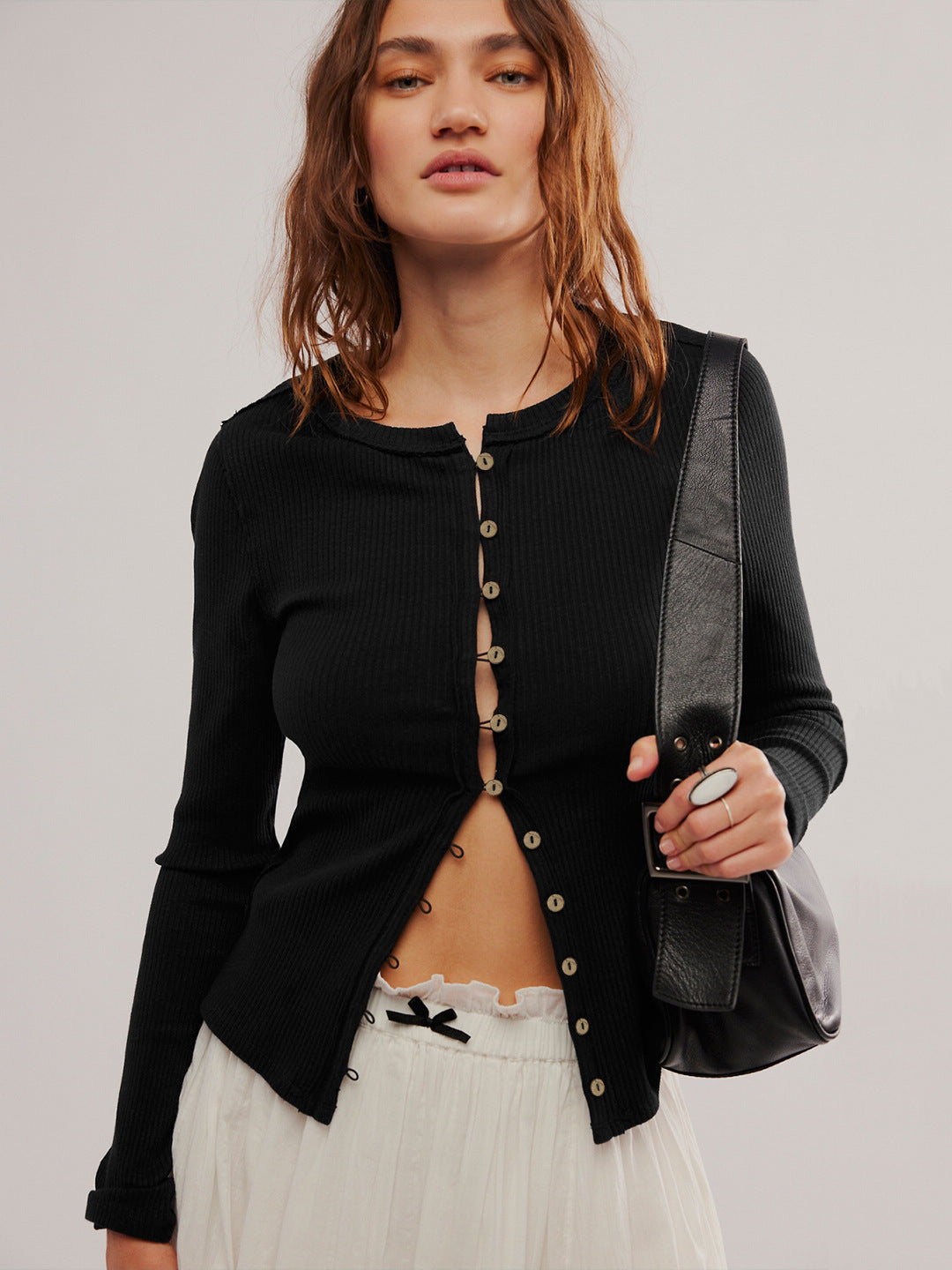 CARDIGAN ELEGANTE DE MUJER – BOTONES DECORATIVOS Y ESTILO MODERNO