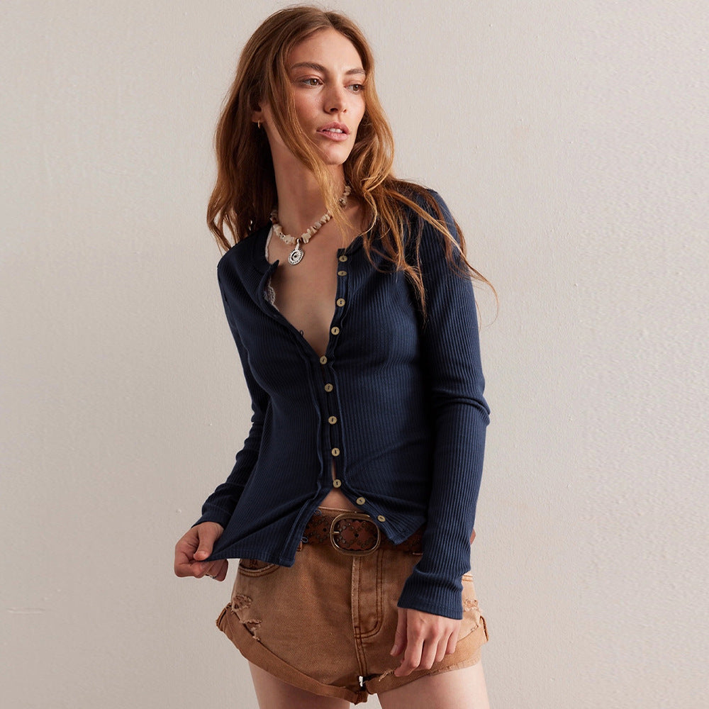 CARDIGAN ELEGANTE DE MUJER – BOTONES DECORATIVOS Y ESTILO MODERNO