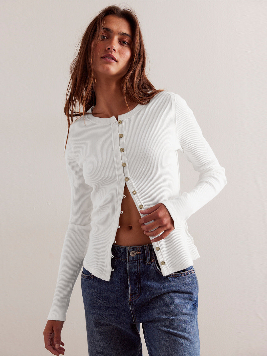 CARDIGAN ELEGANTE DE MUJER – BOTONES DECORATIVOS Y ESTILO MODERNO