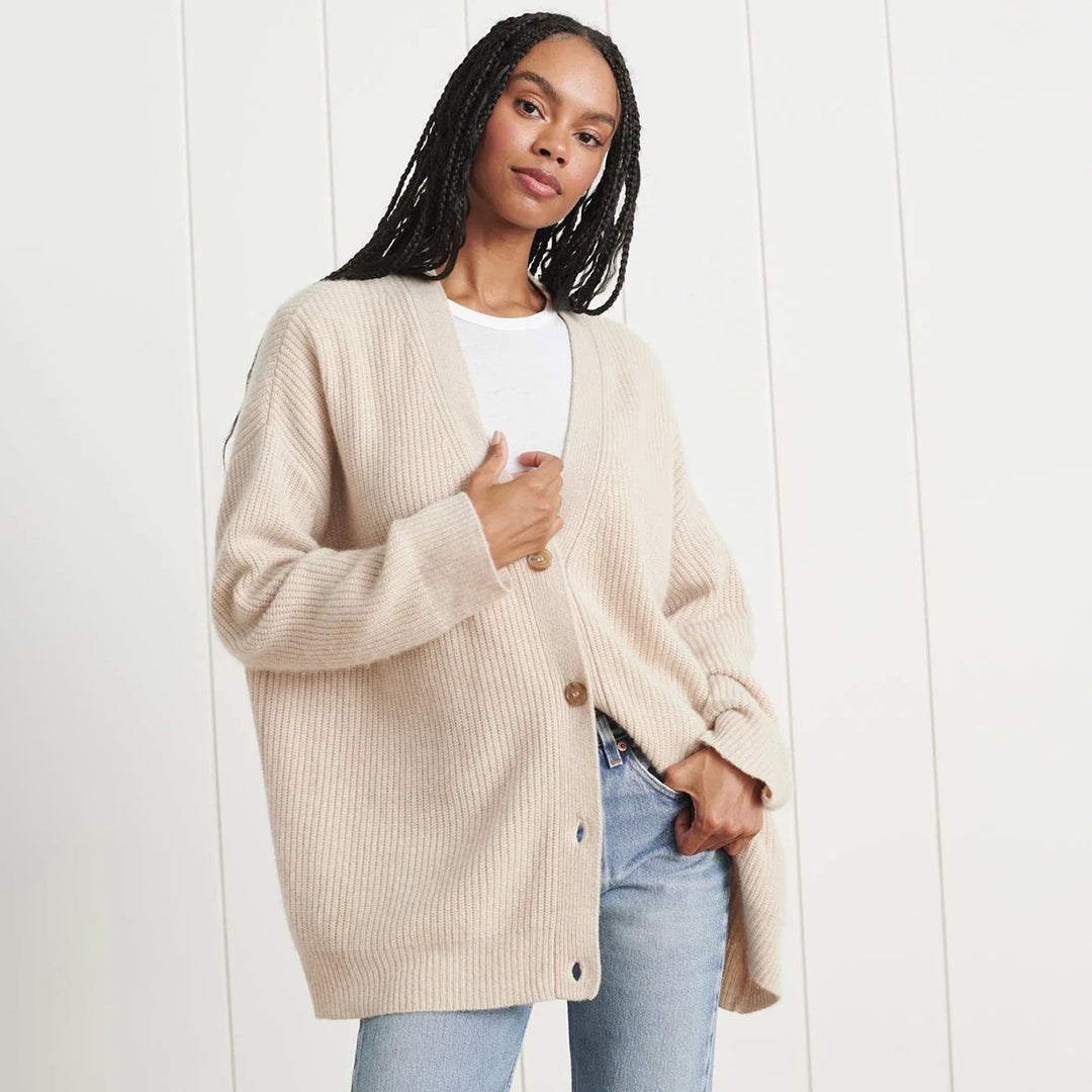 CARDIGÁN OVERSIZE DE CASHMERE – LUJO LIGERO Y SUAVE