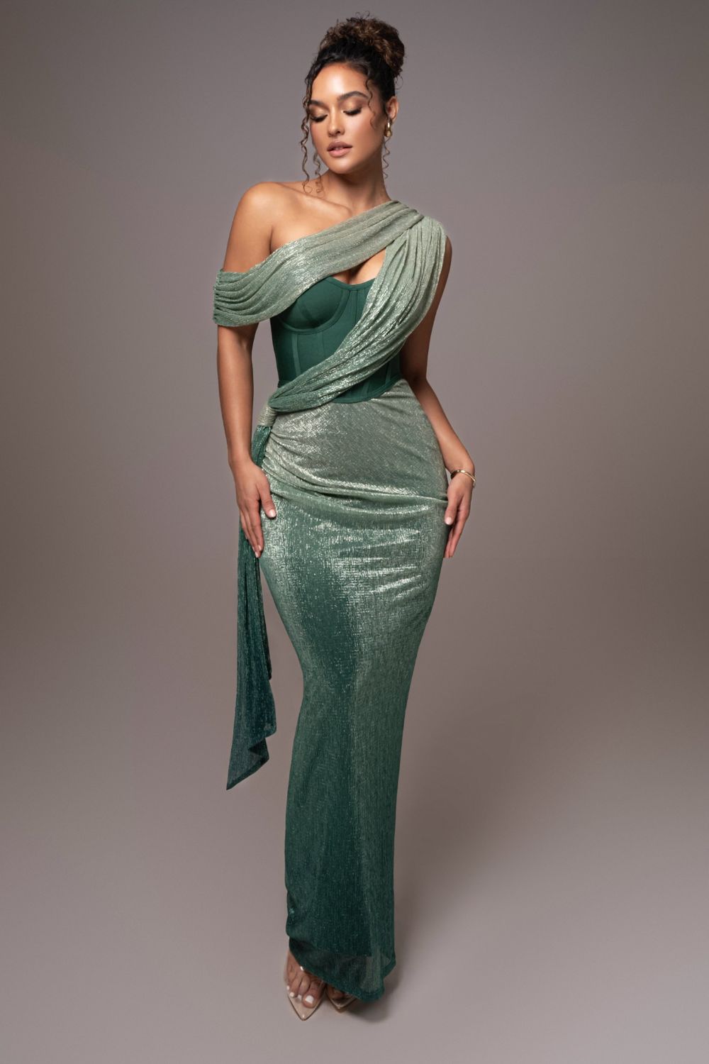 Celestina | Vestido Largo Dorado con Corsé y Drapeado Elegante