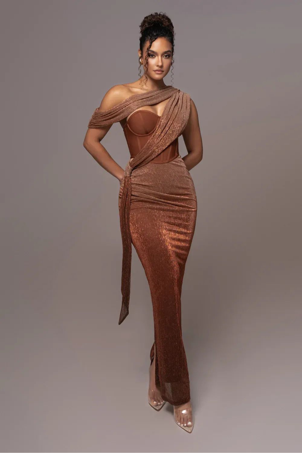 Celestina | Vestido Largo Dorado con Corsé y Drapeado Elegante